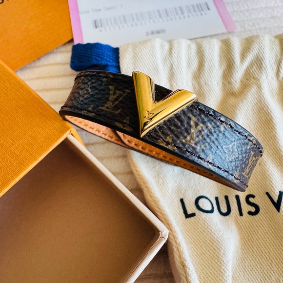 Luxury Designer Gift Boxes that May lead to Chanel or Versace or LV or Dior or G - Picture 16 of 16